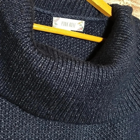 3/$25 Pink Rose navy blue sweater with white specs cowl neck sz L - Picture 2 of 8